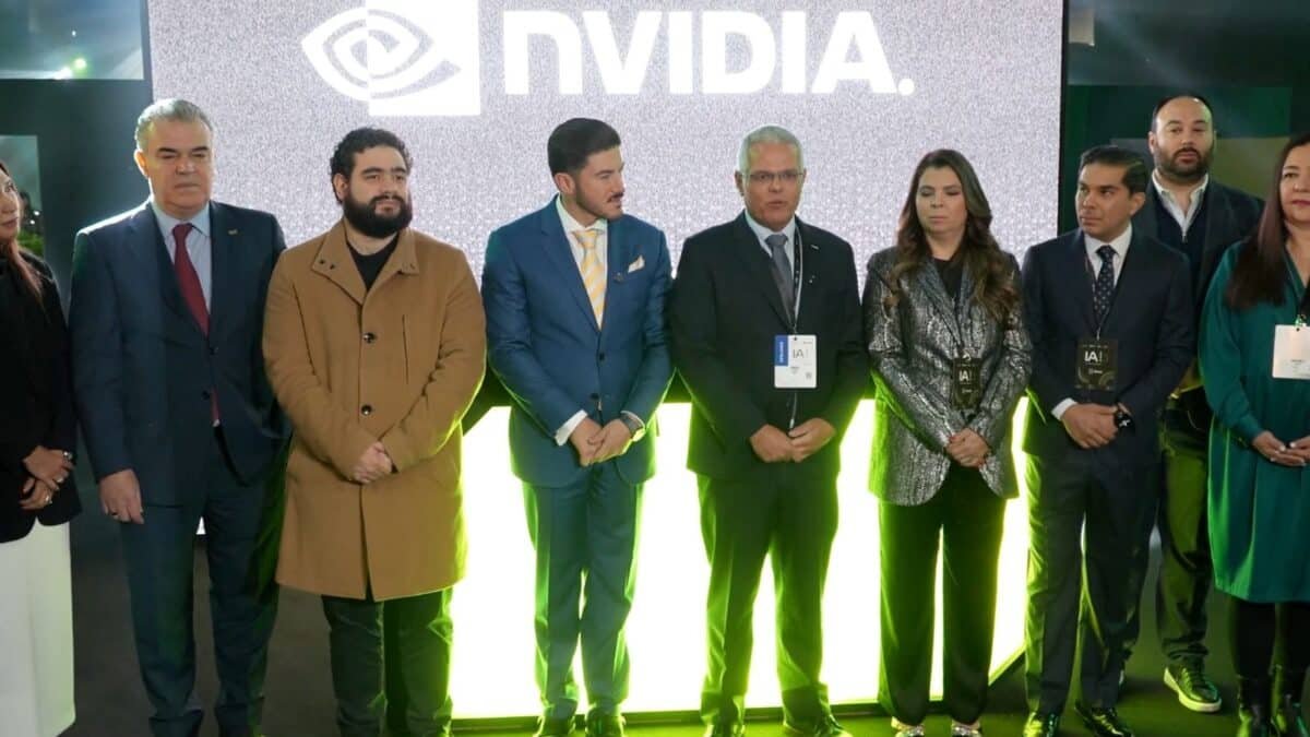 El Primer Green Data Center de Inteligencia Artificial en México, estará en Nuevo León. Samuel García y empresarios de NVIDA en reunión